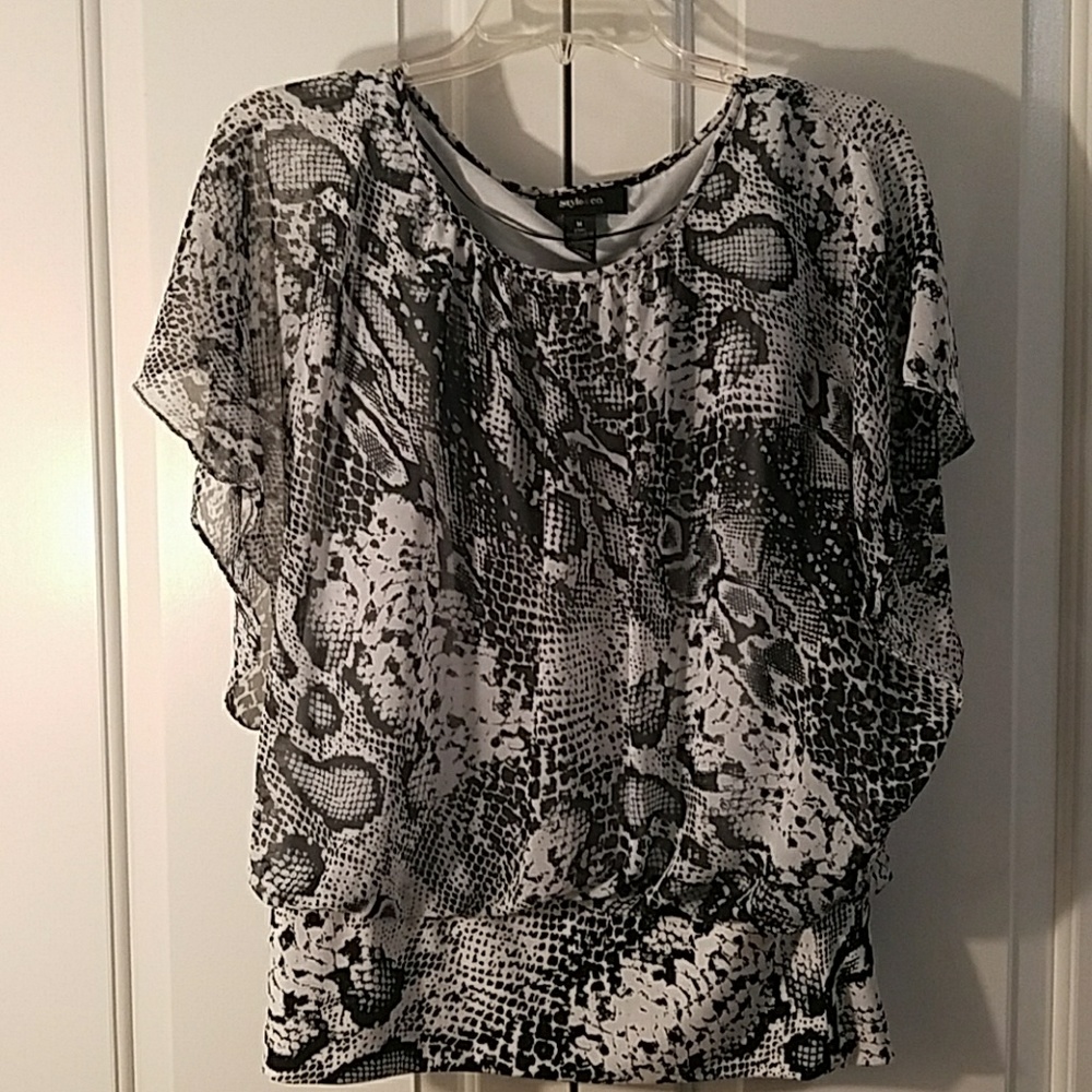 Style & Co Top - Med